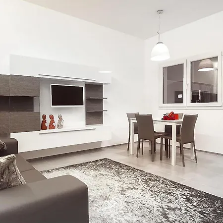 Lovely In With Kitchen Holiday home