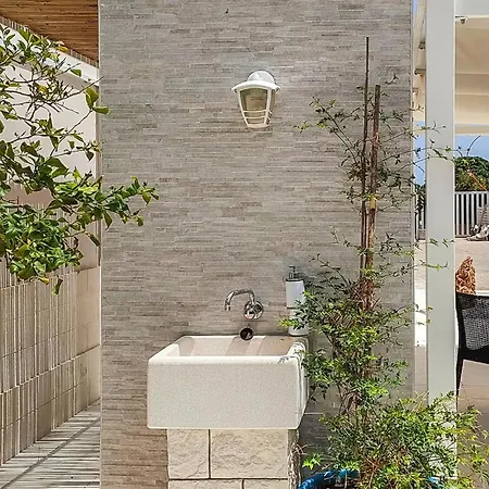 Lovely In With Kitchen Holiday home *