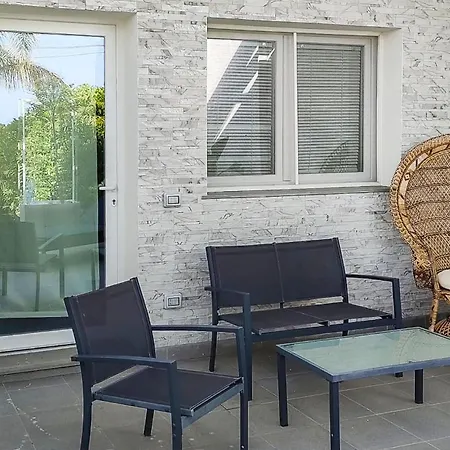 Lovely In With Kitchen Holiday home *