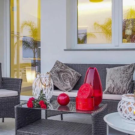 Lovely In With Kitchen Holiday home *